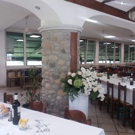 Mambly B&B Ristorante Pizzeria Galliate Extérieur photo