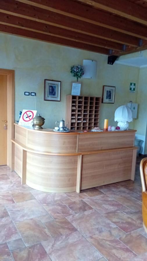 Mambly B&B Ristorante Pizzeria Galliate Extérieur photo